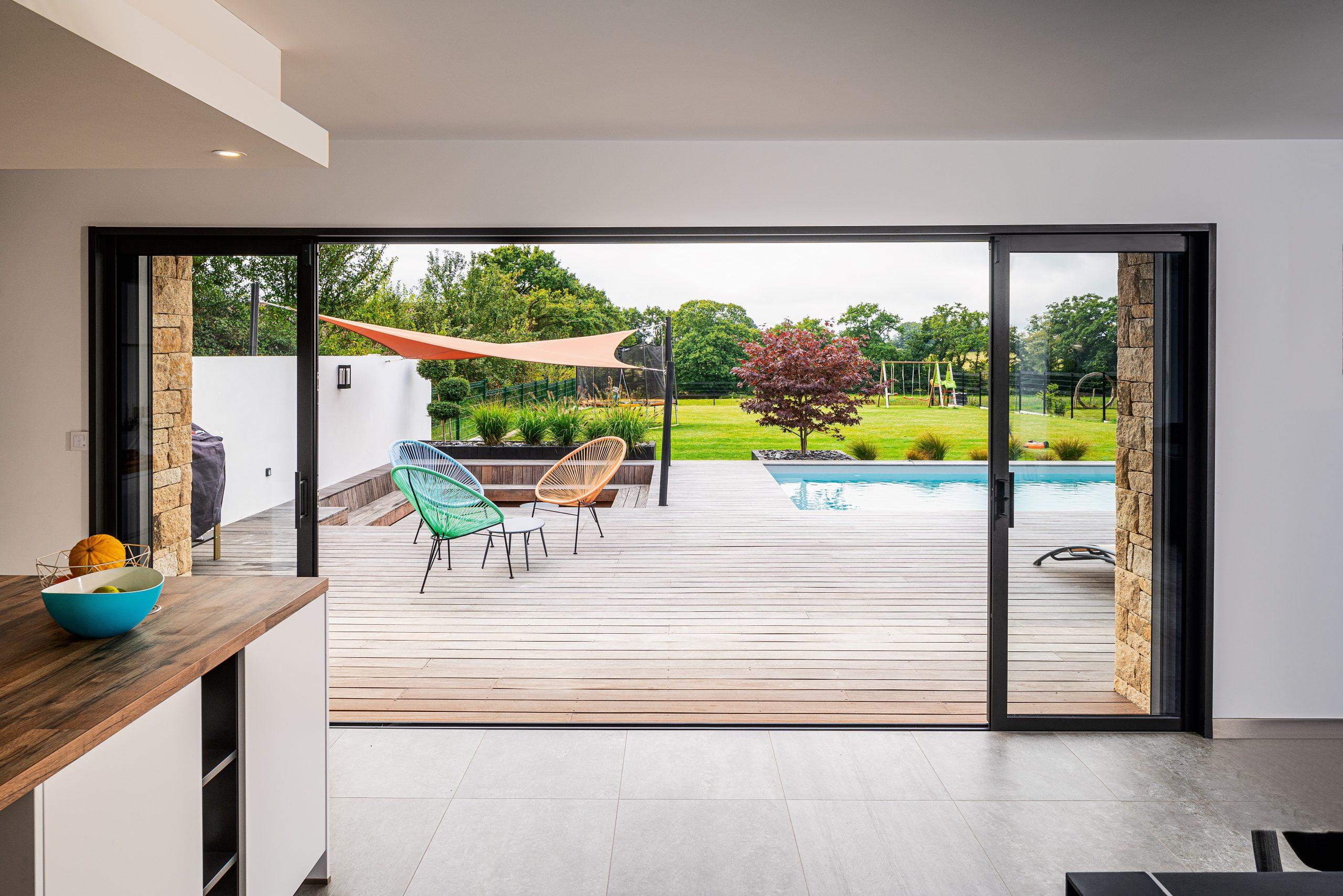 Ventanas de aluminio de alta calidad instaladas por Hermeticline, ofreciendo eficiencia energética y diseño moderno.