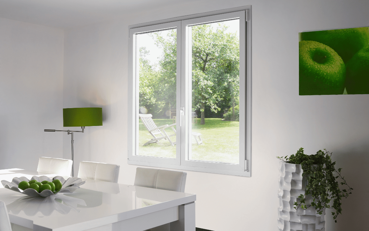 interior luminoso con cerramiento corredero elevable